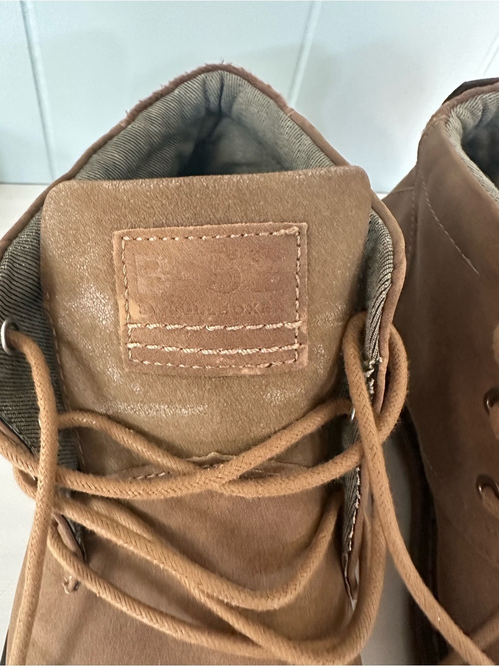 Men's Suede Chukka Boots in Tan — Lace-Up Casual Boots Size 10 - Picture 2 of 7